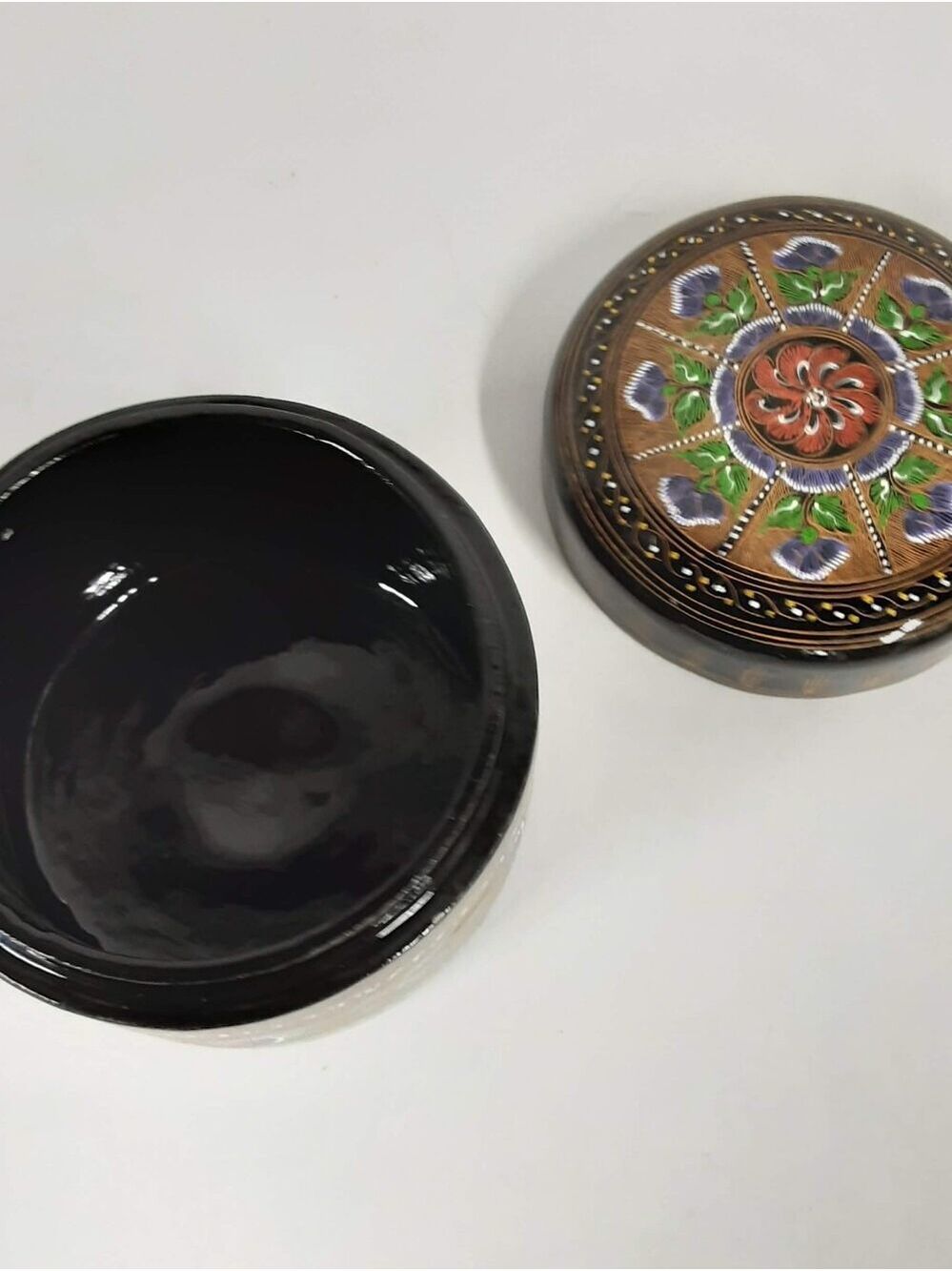 Vintage Round Trinket Lacquerware Box, Glossy Black Finish, Made In Thailand - Picture 11 of 14